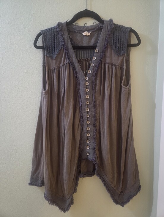 POL Tops - POL sleeveless Button Down Tunic